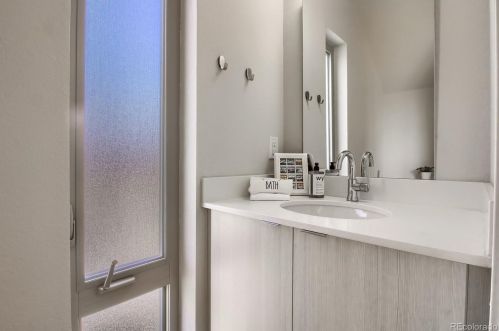 1261 Xavier St, Denver CO  80204-3625 exterior