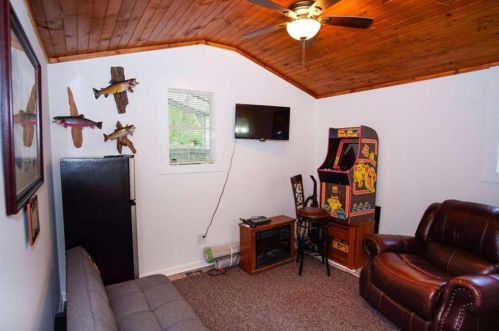 2039 Scott Brown Rd, Fairmount GA  30139-3918 exterior