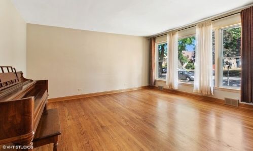 9638 Harding Ave, Chicago, IL 60805-2918