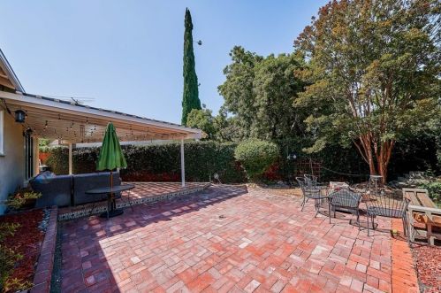 3004 Altura Ave, Glendale CA 91214-3602 exterior