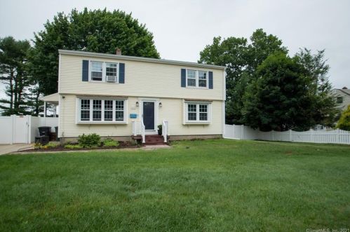55 Overlook Dr, Milford, CT 06460-4346