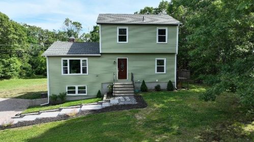 5 Sesame St, Westerly, RI 02891-1304