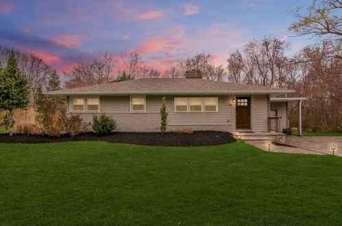 308 Souza Rd, Tiverton, RI 02878-3708