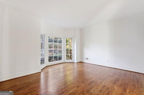 3959 Hovis Ct, Atlanta GA  30319-1680 exterior