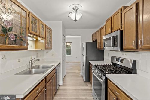6162 Spring Knoll Dr, Harrisburg, PA 17111-6802