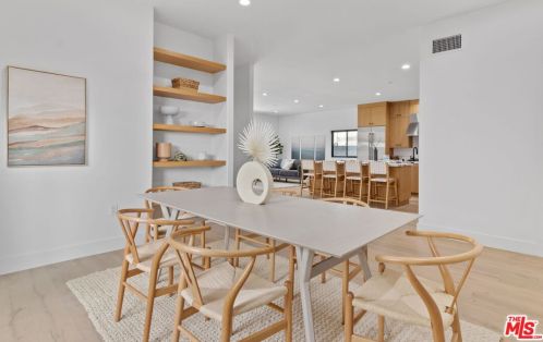 4614 Tobias Ave, Van Nuys CA  91403-2823 exterior