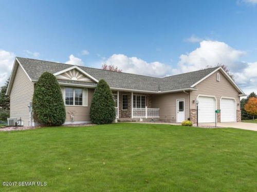 326 4th St, Eyota, MN 55934-6506