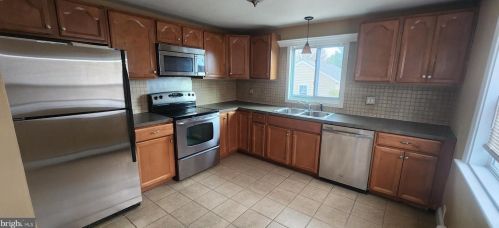 522 Washington Ave, Trenton, NJ 08628-2817