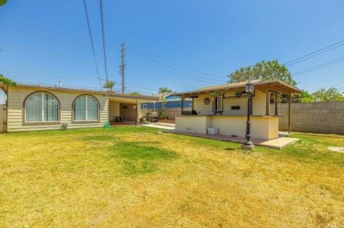 2126 Standard Ave, Santa Ana CA 92707-3035 exterior