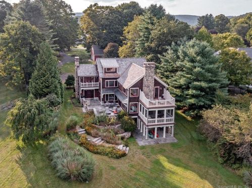 7 Arrow Point Rd, Washington Depot, CT 06777-1108