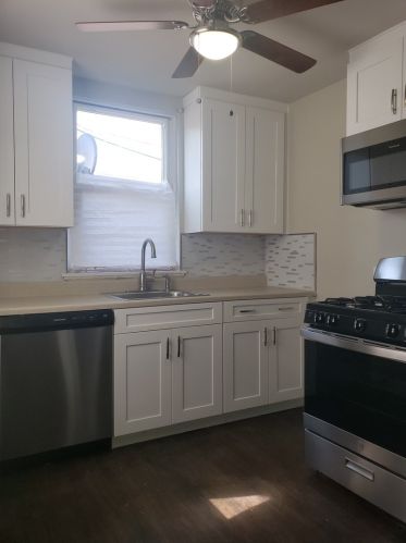 8304 Anthony Ave, Chicago, IL 60617-1765