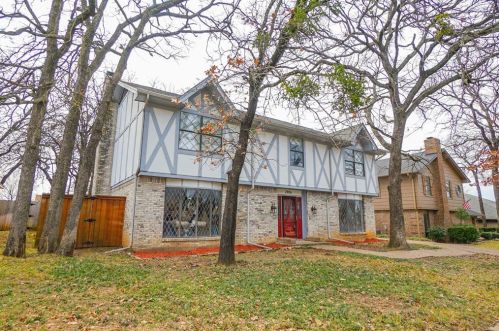 2816 Woodpath Ln, Bedford, TX 76021-2745