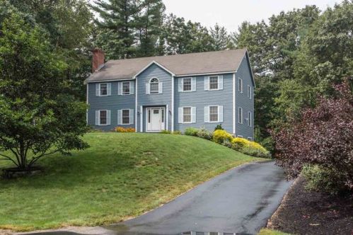 24 Burbank Rd, Londonderry, NH 03053-3170