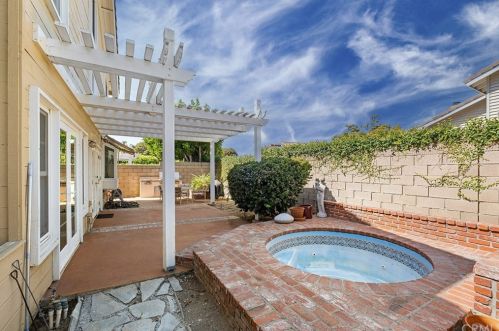 3 Descanso, Irvine CA  92620-1843 exterior