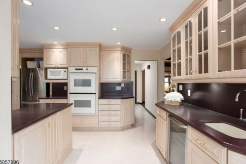 6 Remrose Ledge, Green Brook, NJ 08812-1811