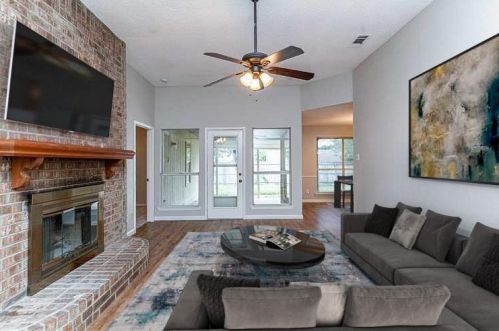 10033 Pack Saddle Trl, Fort Worth TX  76108-4129 exterior