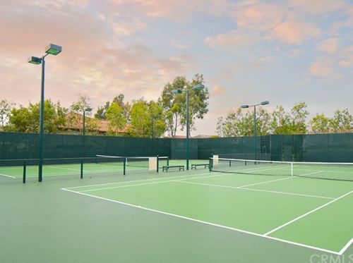 21 Lilac, Irvine CA  92618-6909 exterior