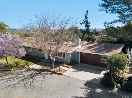 90 Piedmont Pl, Lake Nacimiento, CA 93446-1542