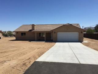 8165 Minstead Ave, Hesperia CA  92345-7025 exterior