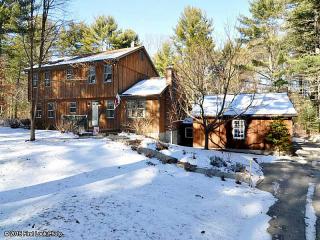 13 Crestwood Dr, Richmond RI  02832-3403 exterior