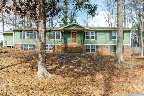 2450 Springfield Cir, Marietta, GA 30066-5130
