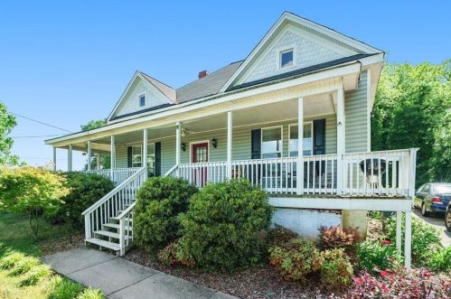 5909 Mcleod St, Lula, GA 30554-5113