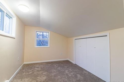 6 Indian Wood Rd, Niantic CT  06357-1021 exterior