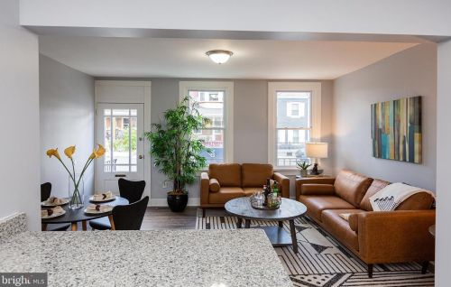 328 Walnut St, Lancaster PA  17602-2404 exterior