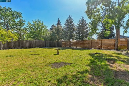 4375 Dorset Ct, Concord CA  94521-4220 exterior