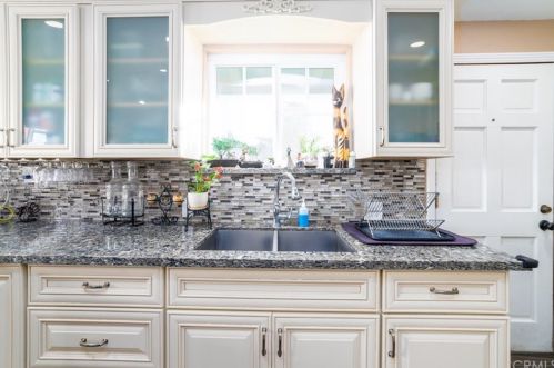 1325 Sandalwood Ave, Anaheim CA  92805-1642 exterior