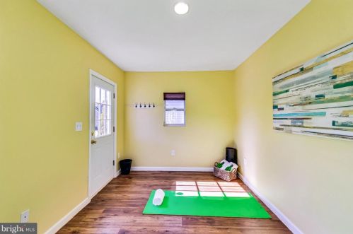 903 Robin Rd, Silver Spring MD  20901-1872 exterior