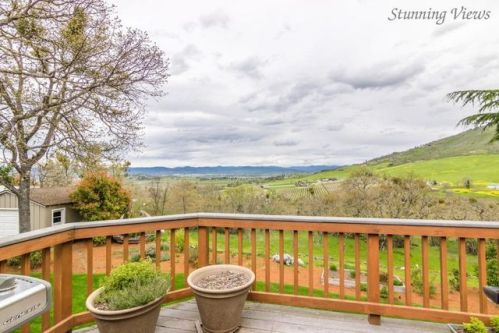 3367 Annapolis Dr, Medford, OR 97504-9703