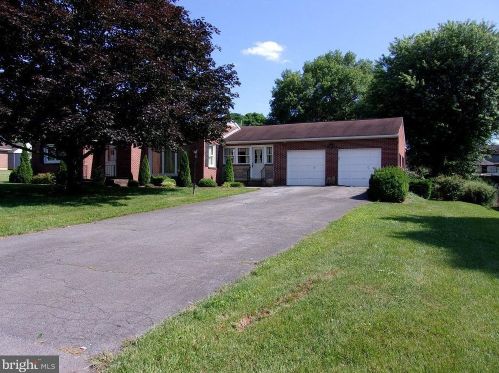 17537 Cedar Lawn Dr, Hagerstown, MD 21740-5142