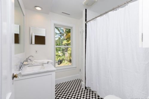 79 Devils Garden Rd, Norwalk CT  06854-3314 exterior