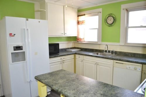 110 Pearl St, Torrington, CT 06790-5228