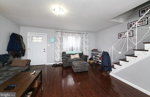 1228 Gilham St, Philadelphia, PA 19111-5522