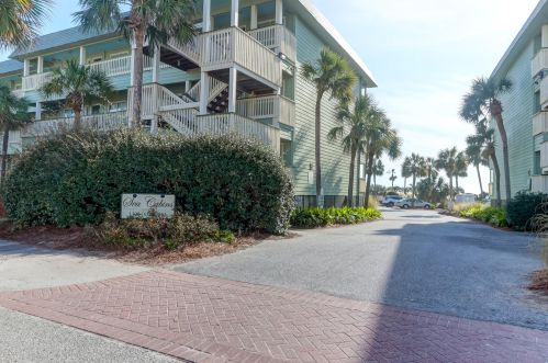 1300 Ocean Blvd, Isle Of Palms SC  29451-2246 exterior