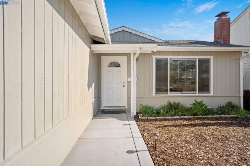 20266 Marshall St, Hayward, CA 94546-4660