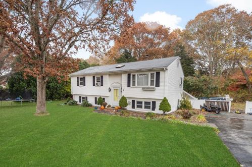 8 Tonkawa Ave, Westerly, RI 02891-4008