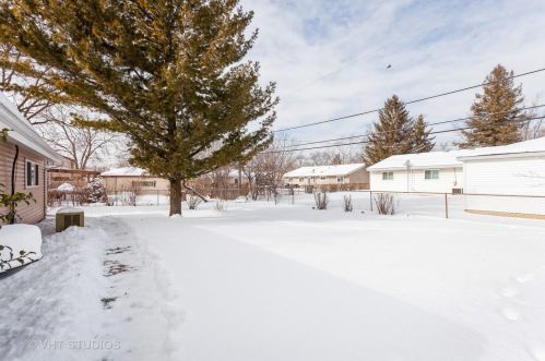 116 Edgehill Dr, Lemont IL  60440-2805 exterior