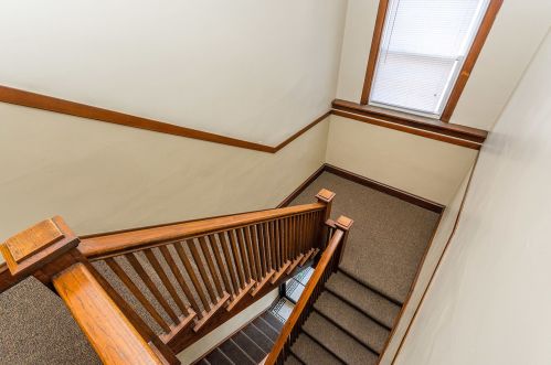 126 Taylor Ave, Oak Park, IL 60302-2561