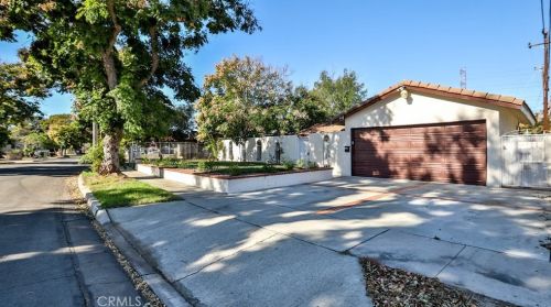 1555 Kimberly Ave, Anaheim CA  92802-2707 exterior