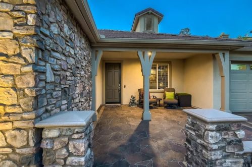 2902 Murcott Way, Escondido, CA 92027-5259