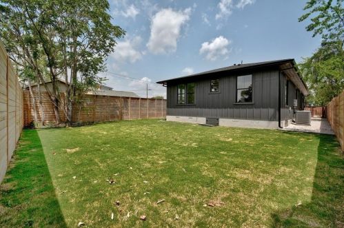 4703 Delores Ave, Austin TX  78721-2001 exterior