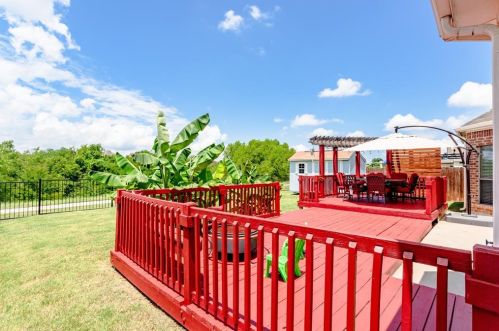 6133 Sunrise Lake Dr, Fort Worth, TX 76179-7623