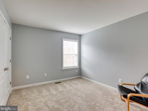 365 Chickamauga Dr, Harpers Ferry WV 25425-3633 exterior