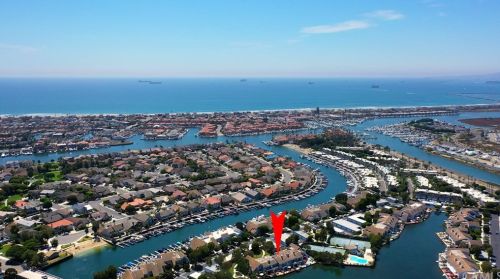 3561 Windspun Dr, Huntington Beach CA  92649-2027 exterior
