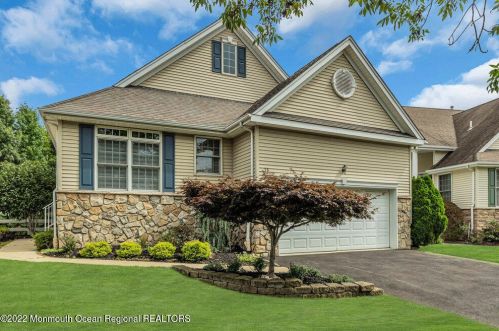 16 Wellington St, Holmdel Village, NJ 07733-3106