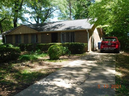 1900 Akron Dr, Atlanta, GA 30315-7002