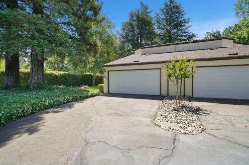 4826 Garden Homes Pl, Elk Grove, CA 95758-9569